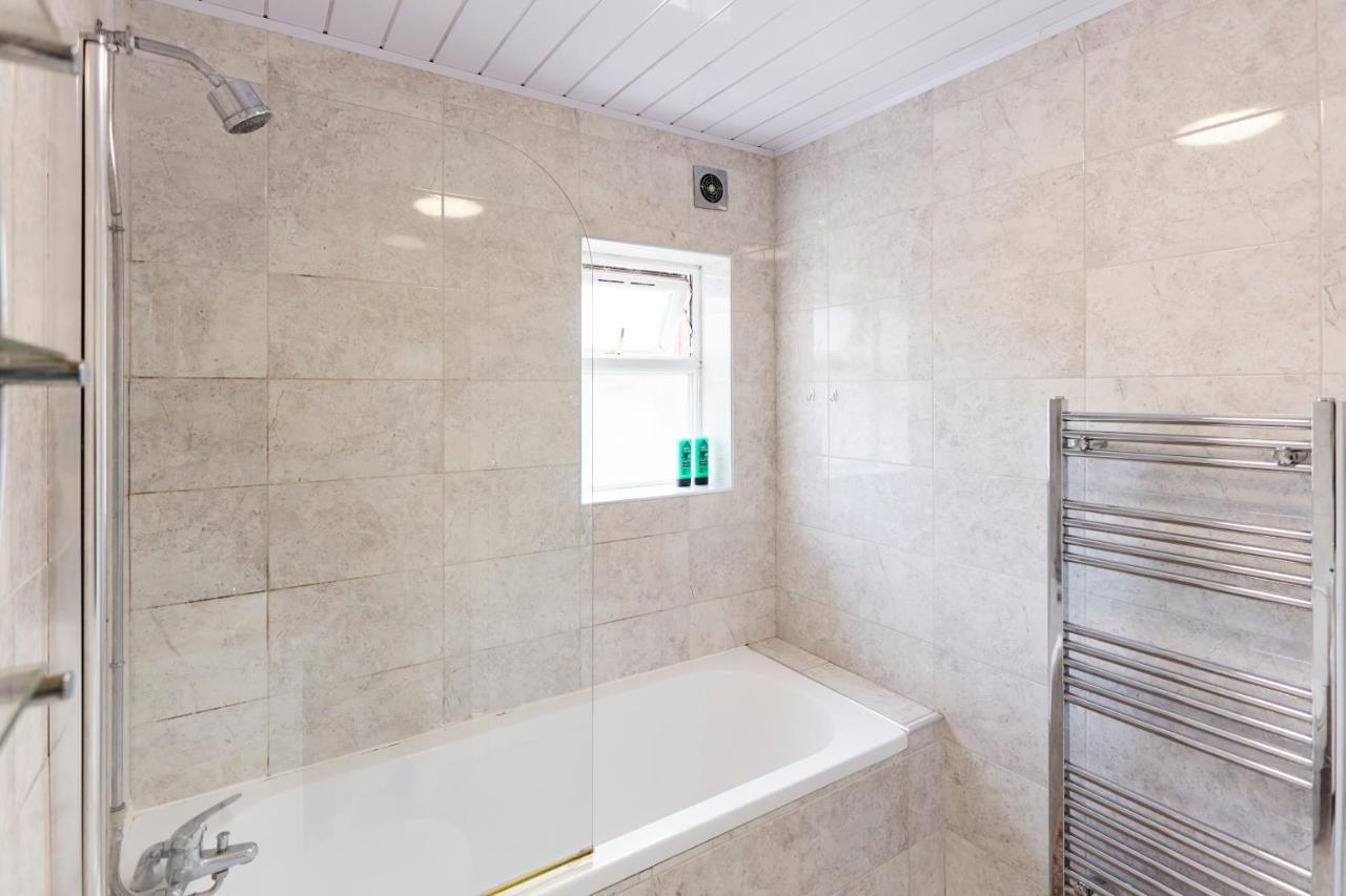 Spacious Home Close To City Centre Location Leeds  Exterior photo