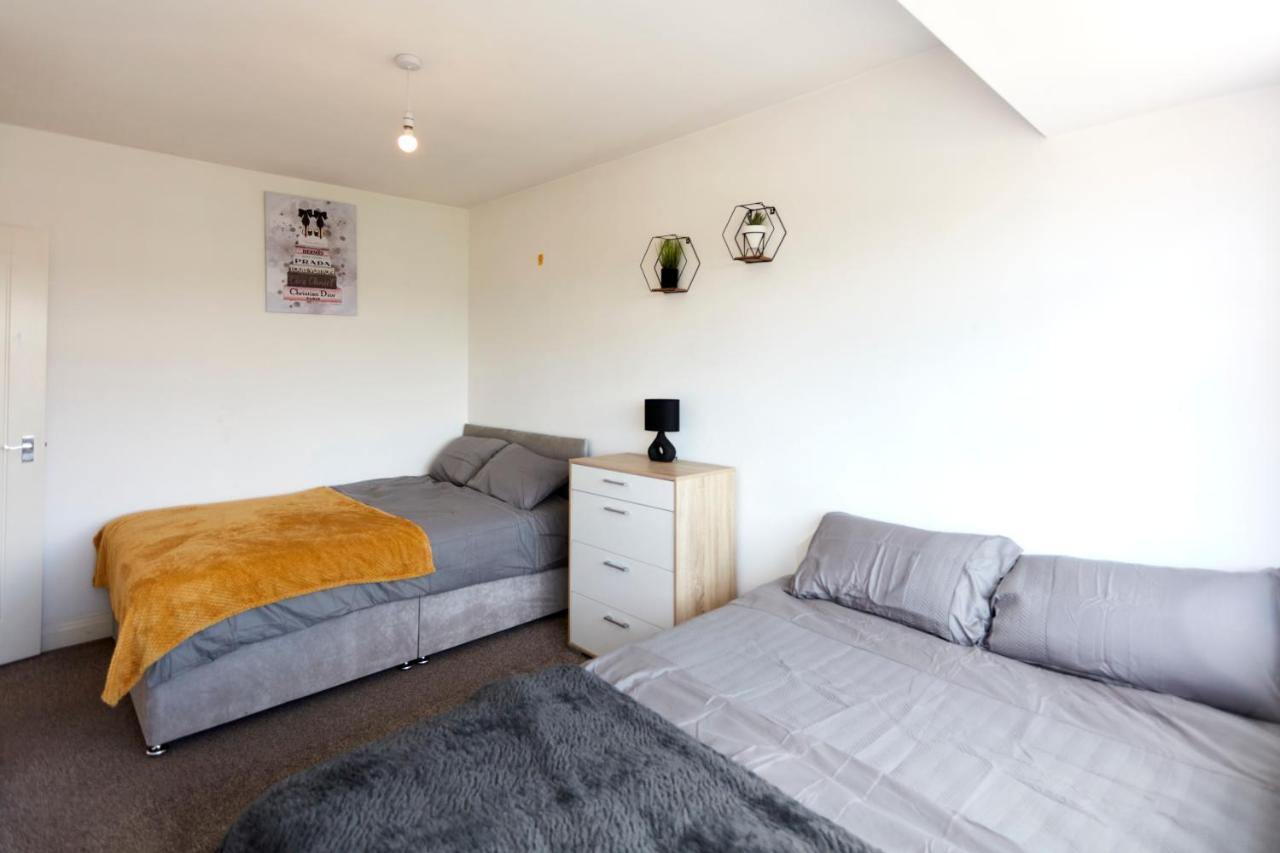 Spacious Home Close To City Centre Location Leeds  Exterior photo