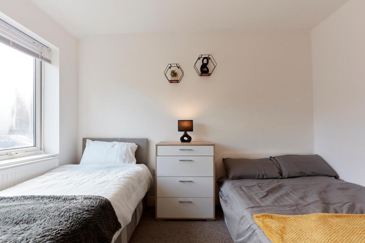Spacious Home Close To City Centre Location Leeds  Exterior photo