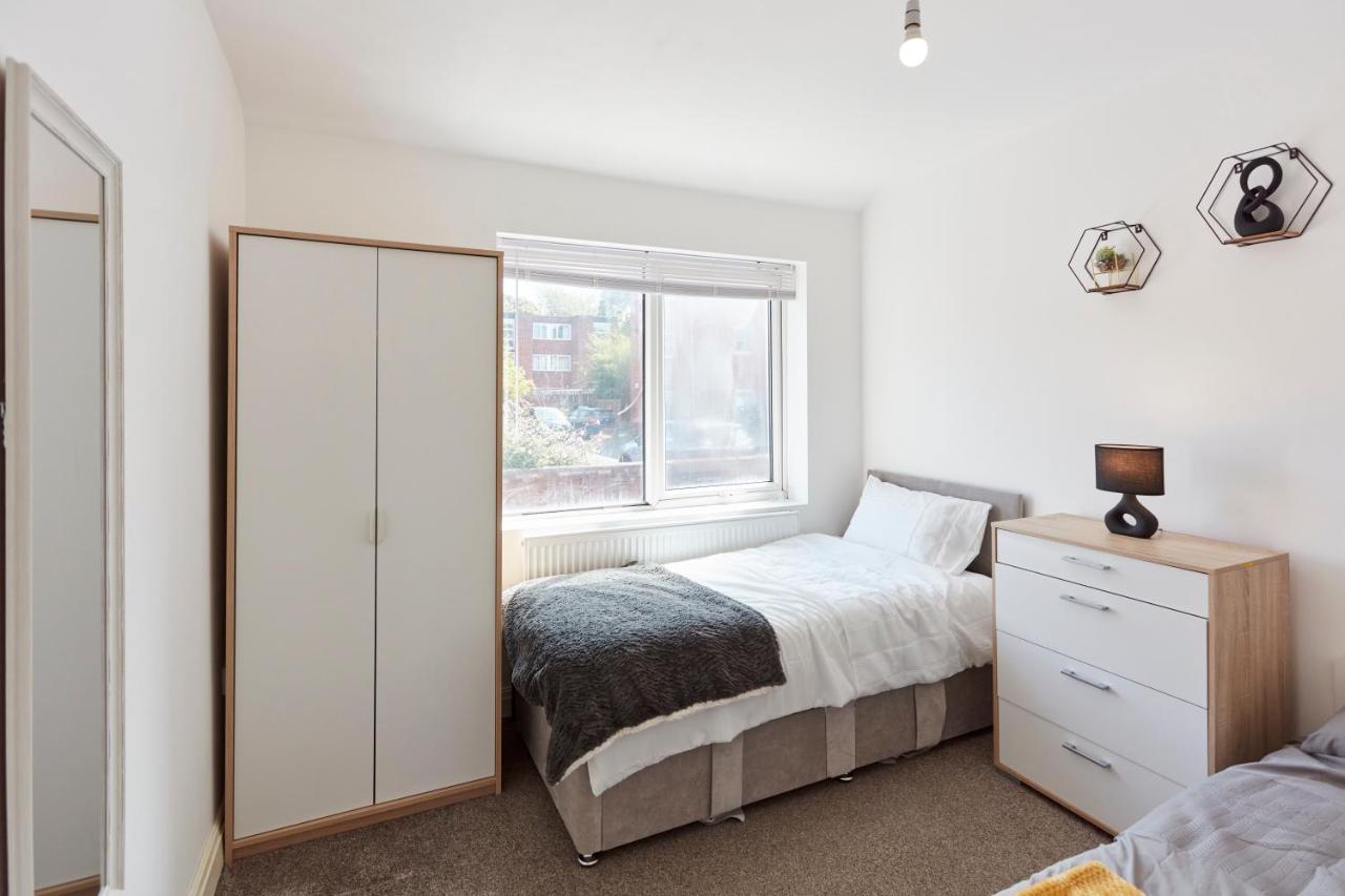 Spacious Home Close To City Centre Location Leeds  Exterior photo