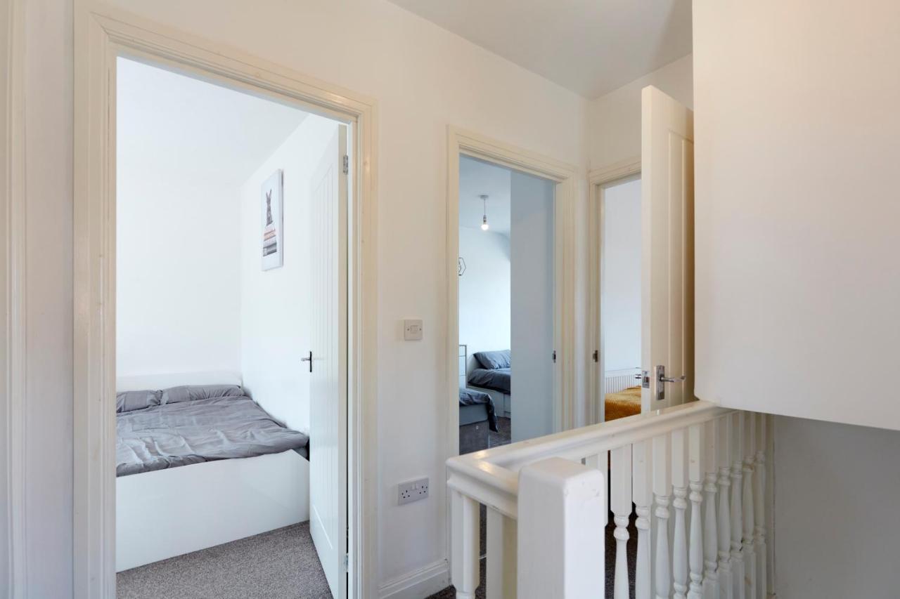 Spacious Home Close To City Centre Location Leeds  Exterior photo